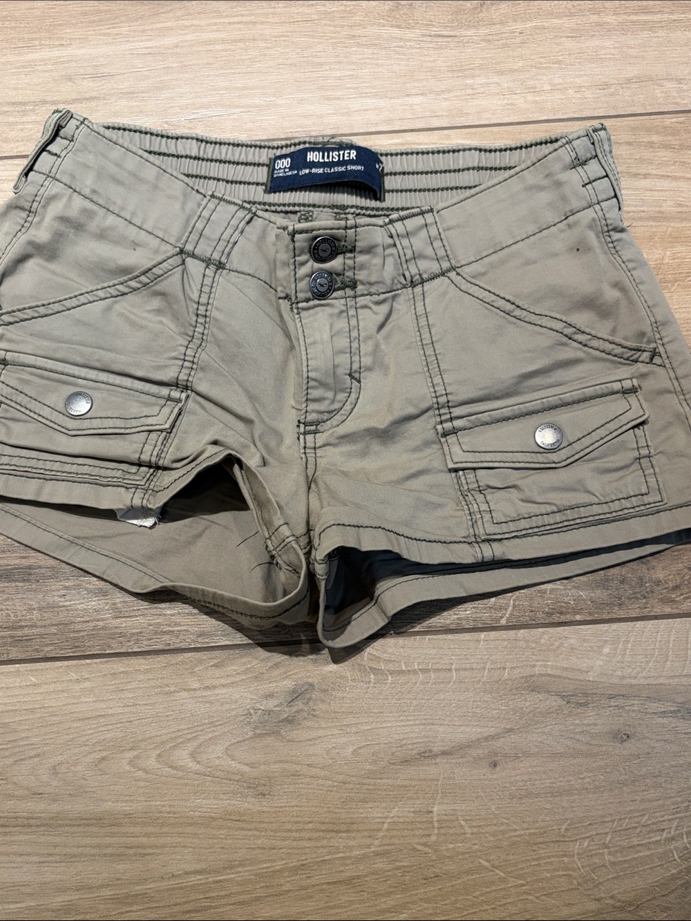 Hollister Olive Green Low-Rise Cargo Shorts
